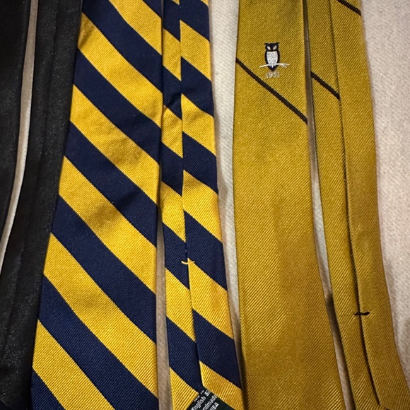 Bundle of winter/all-season ties (Band of Outsiders, J. Crew, Uniqlo - Picture 2 of 7